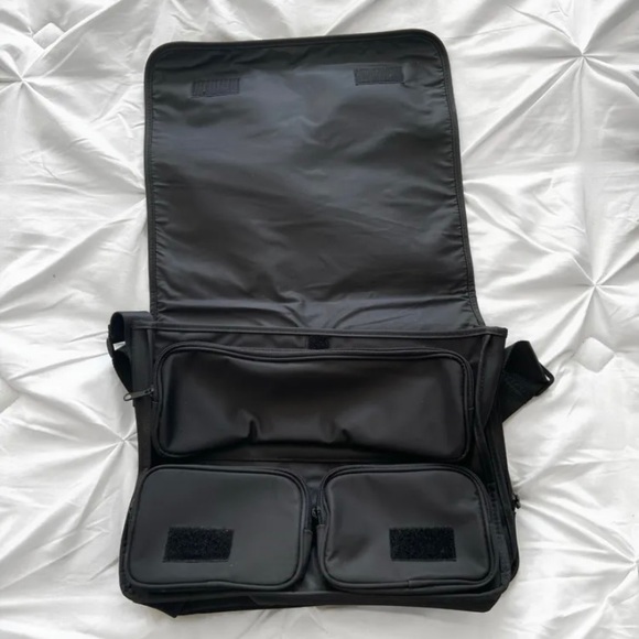 Kenneth Cole Reaction | Laptop or school bag - Picture 6 of 7